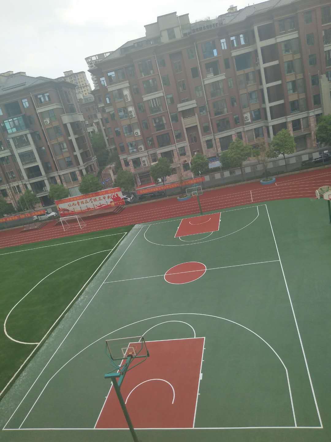 仙桃实验三小篮球场