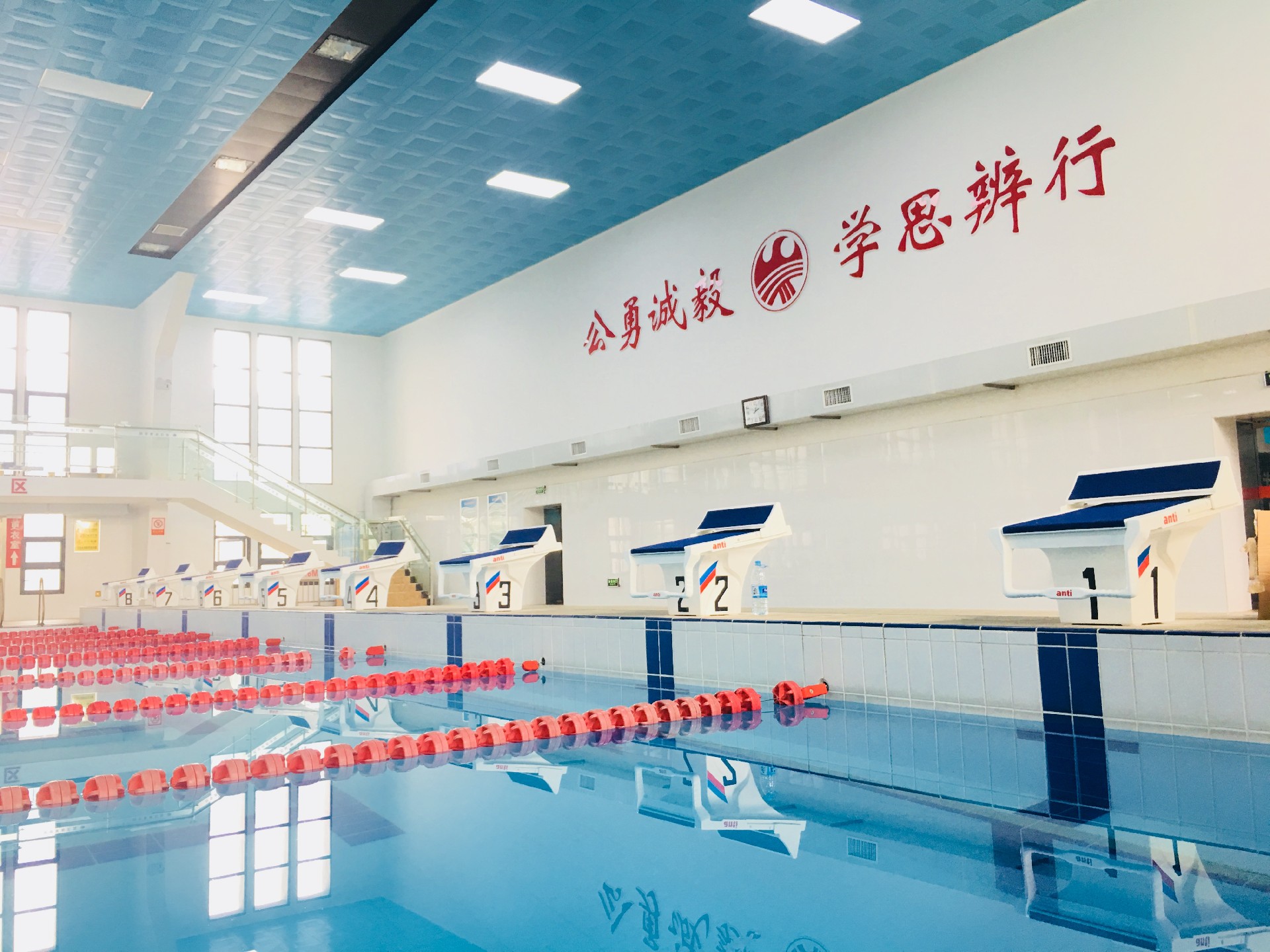 武漢體育學(xué)院游泳館（比賽級(jí)）.JPG